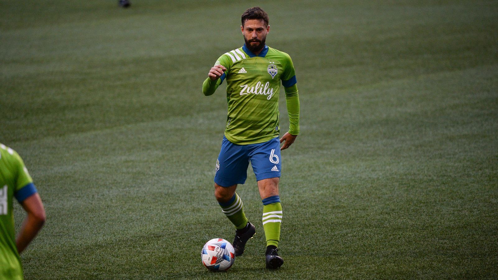 
                <strong>Joao Paulo (spielt seit 2021 für die Seattle Sounders)</strong><br>
                Joao Paulo ist der Anker der Seattle Sounders und einer der besten Mittelfeldspieler der MLS. Er erzielte in 31 Spielen drei Tore selbst und gab dazu noch acht Vorlagen. Die Belohnung: Die Sounders belegten in der Regular Season den zweiten Platz der Western Conference.
              