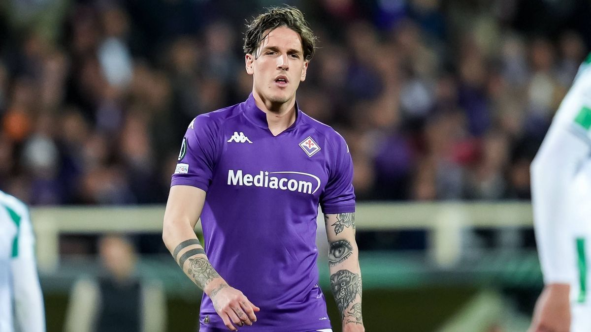 ACF Fiorentina v Real Betis Balompie - UEFA Conference League 2024 25 Semi Final Second Leg Nicolo Zaniolo of ACF Fiorentina looks on during the UEFA Conference League 2024 25 Semi Final Second Leg...