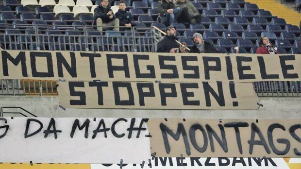 
                <strong>"Fehlt nur noch Helene": So protestieren die Eintracht-Fans gegen Montagsspiele</strong><br>
                
              