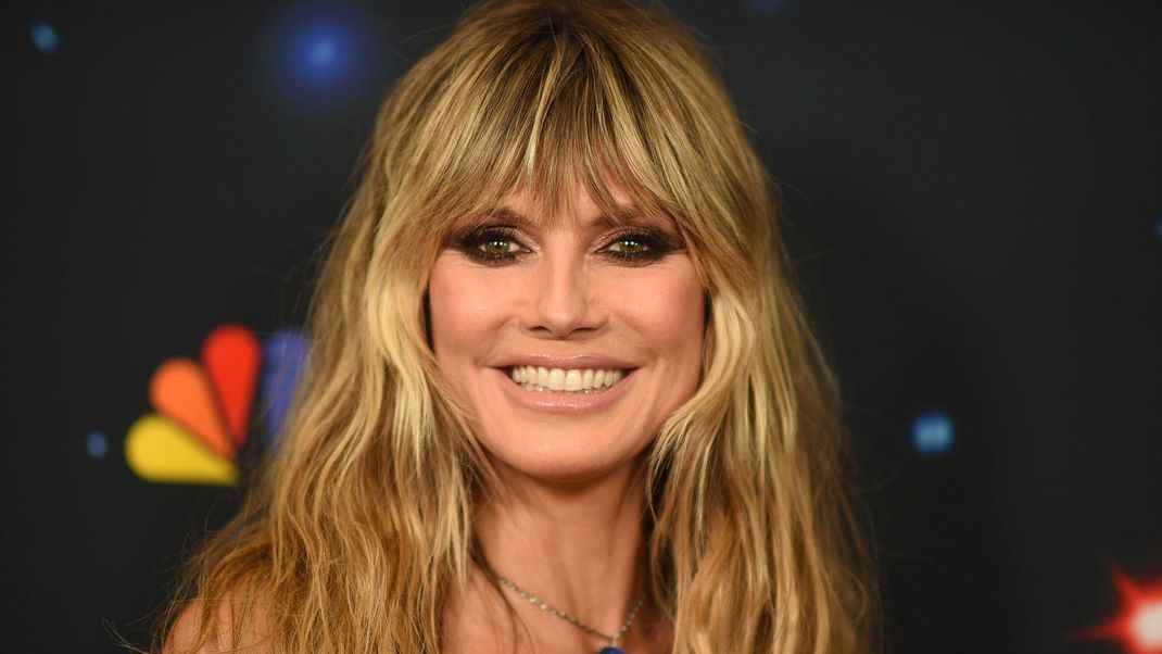 Heidi Klum trägt gerne offenes Haar - aber im Urlaub setzt sie auf den lässigen Capri Bun.