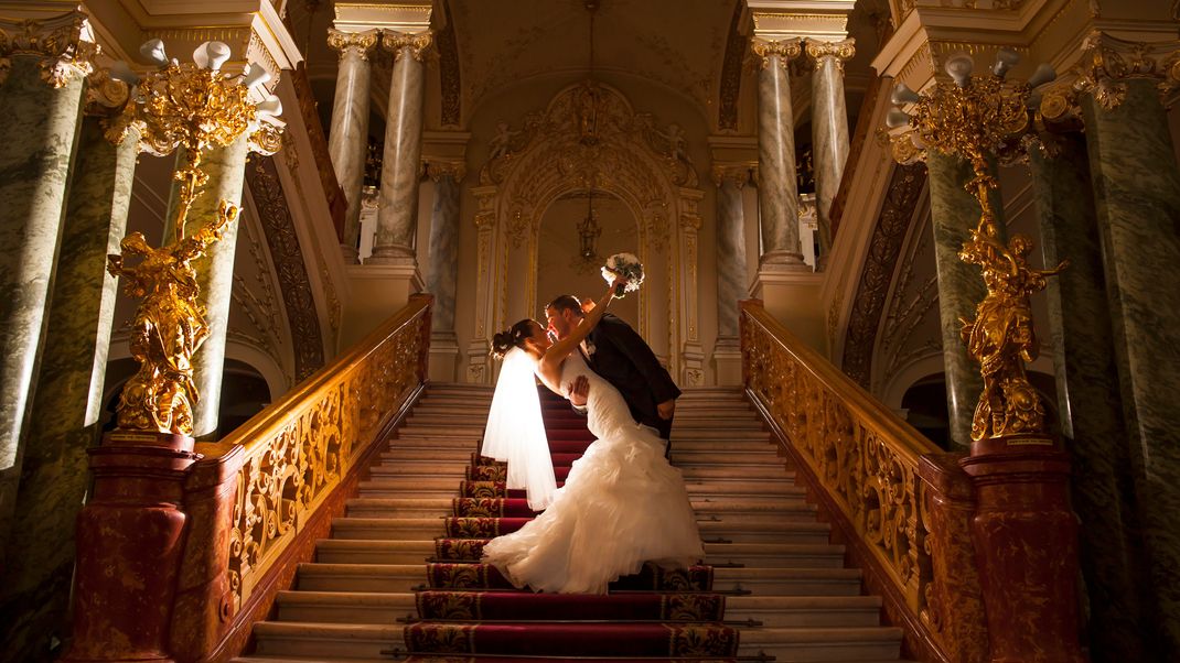 Eine besondere Location, ein tolles Kleid: Hochzeiten sind teuer.