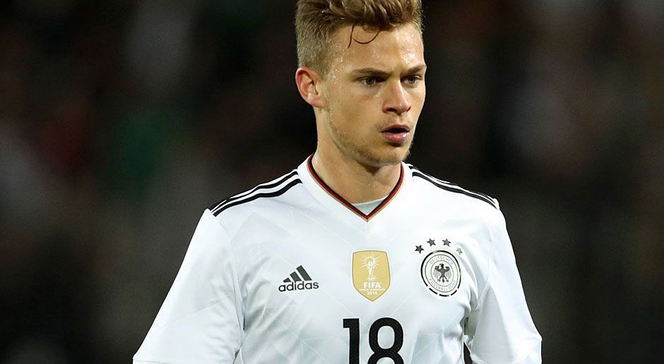 
                <strong>Joshua Kimmich</strong><br>
                Joshua Kimmich: In der ersten Halbzeit liefen viele deutsche Angriffe über die Seite von Joshua Kimmich. Allerdings konnte der Bayern-Profi zu Beginn nur selten wirklich gefährliche Situation kreieren. Machte es dann in der 45. Minute deutlich besser, als er mit einer Flanke auf Gomez den dritten Treffer vorbereitete. ran-Note: 2
              