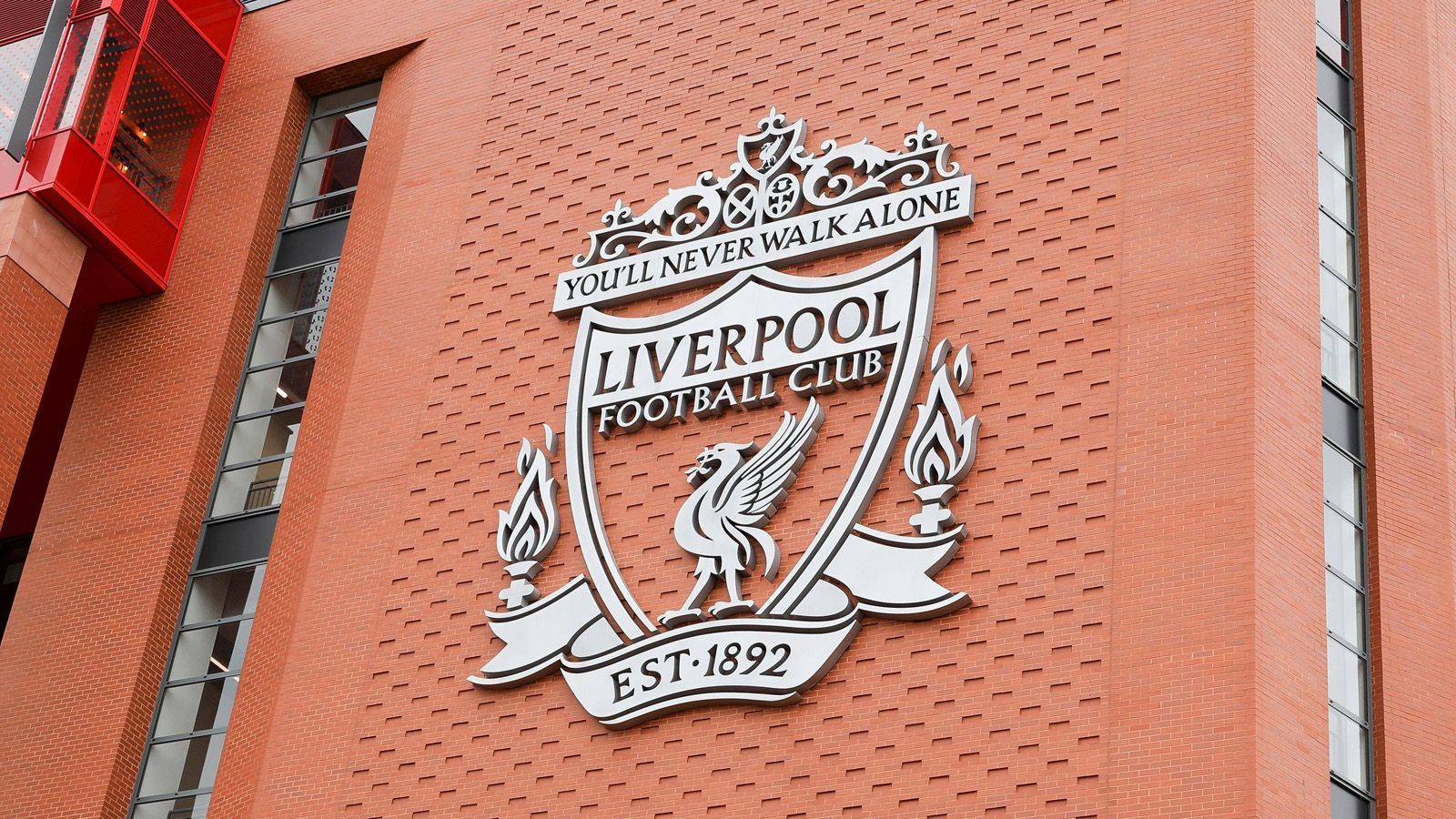 <strong>Platz 5: FC Liverpool (2023: 5. Platz)</strong><br>
                Markenwert: 1,351 Milliarden Euro
