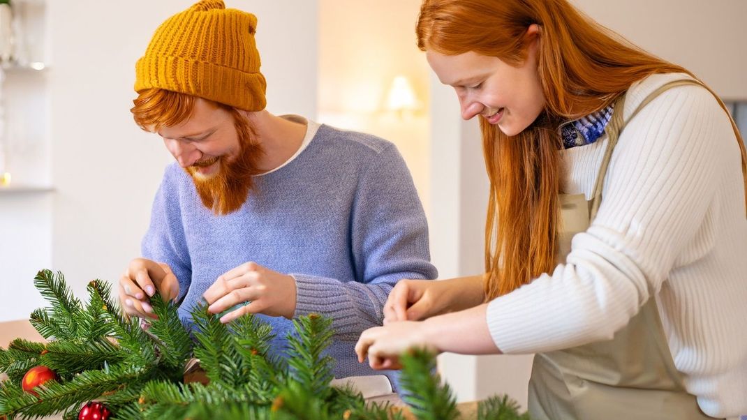 DIY-Weihnachtsbaumschmuck spart nicht nur Geld. Sie können durch dadurch auch Ihrer Kreativität freien Lauf lassen.