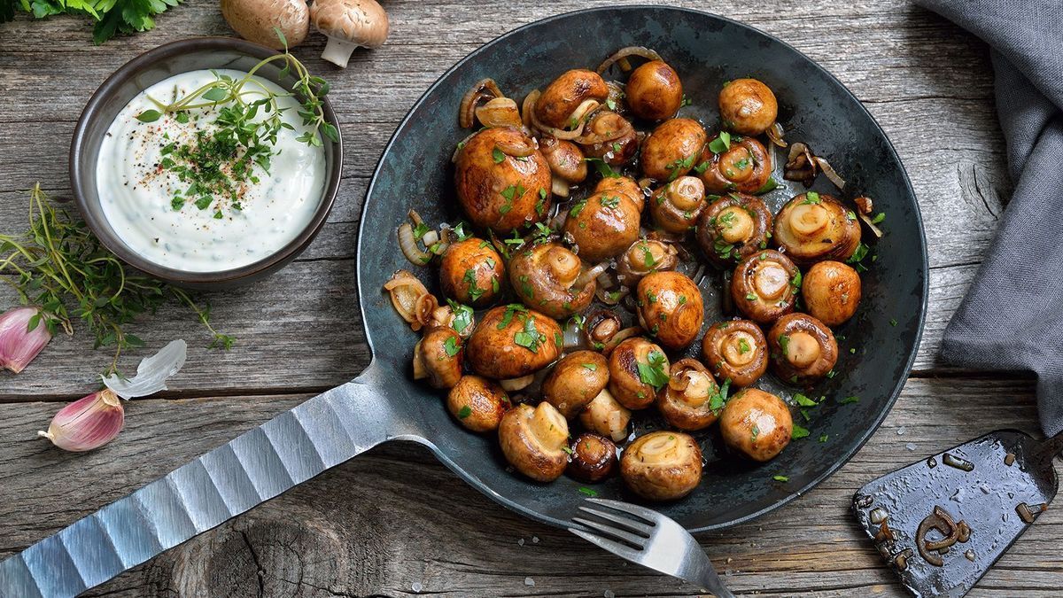 gebratene Champignons mit Kräuter-Knoblauch-Dip