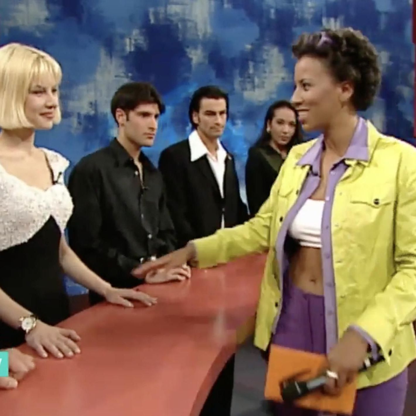 Arabella Kiesbauer (r.) in ihrer 90-er Talkshow