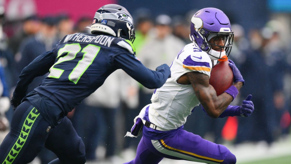 NFL, American Football Herren, USA Minnesota Vikings at Seattle Seahawks Dec 22, 2024; Seattle, Washington, USA; Minnesota Vikings wide receiver Jordan Addison (3) carries the ball after catch whil...