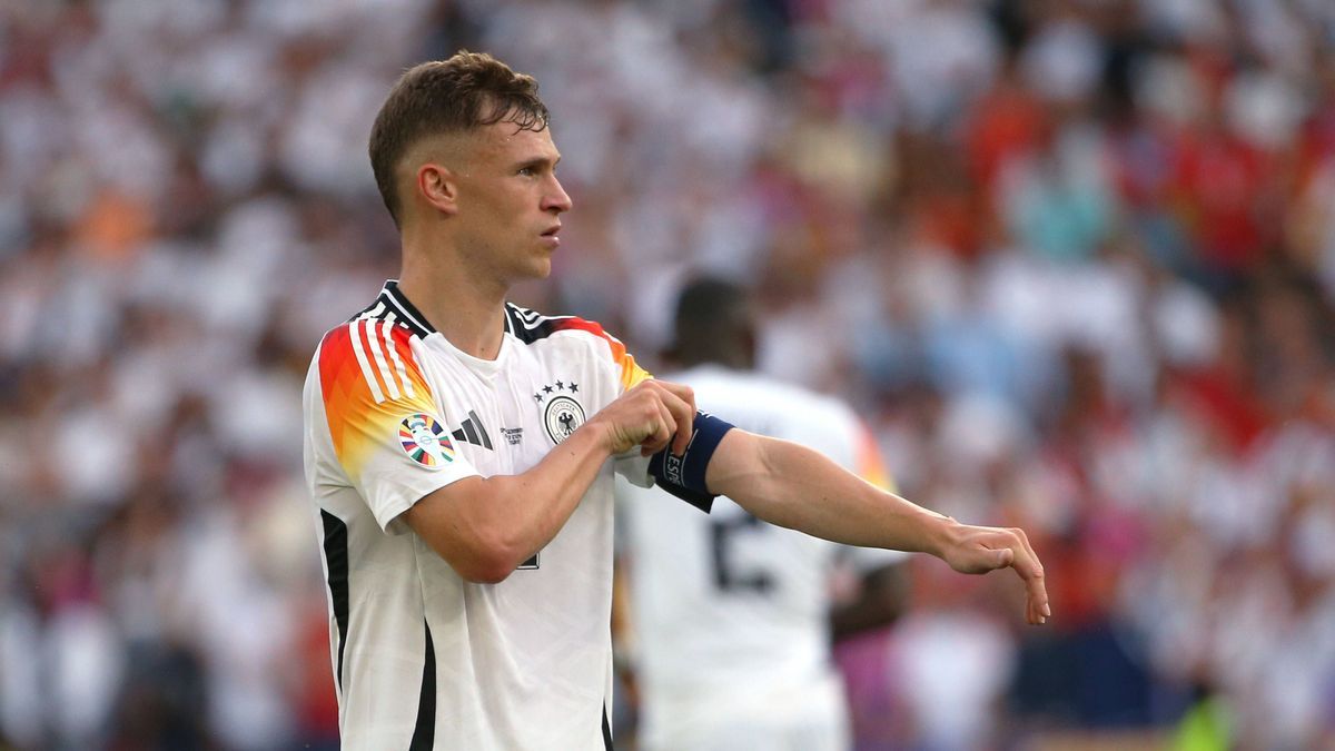 BAU 05.07.2024 Stuttgart Fußball EM 2024 Viertelfinale Spanien vs. Deutschland, Joshua Kimmich (GER) mit Kapitänsbinde *** BAU 05 07 2024 Stuttgart European Championship 2024 quarter-final Spain vs...