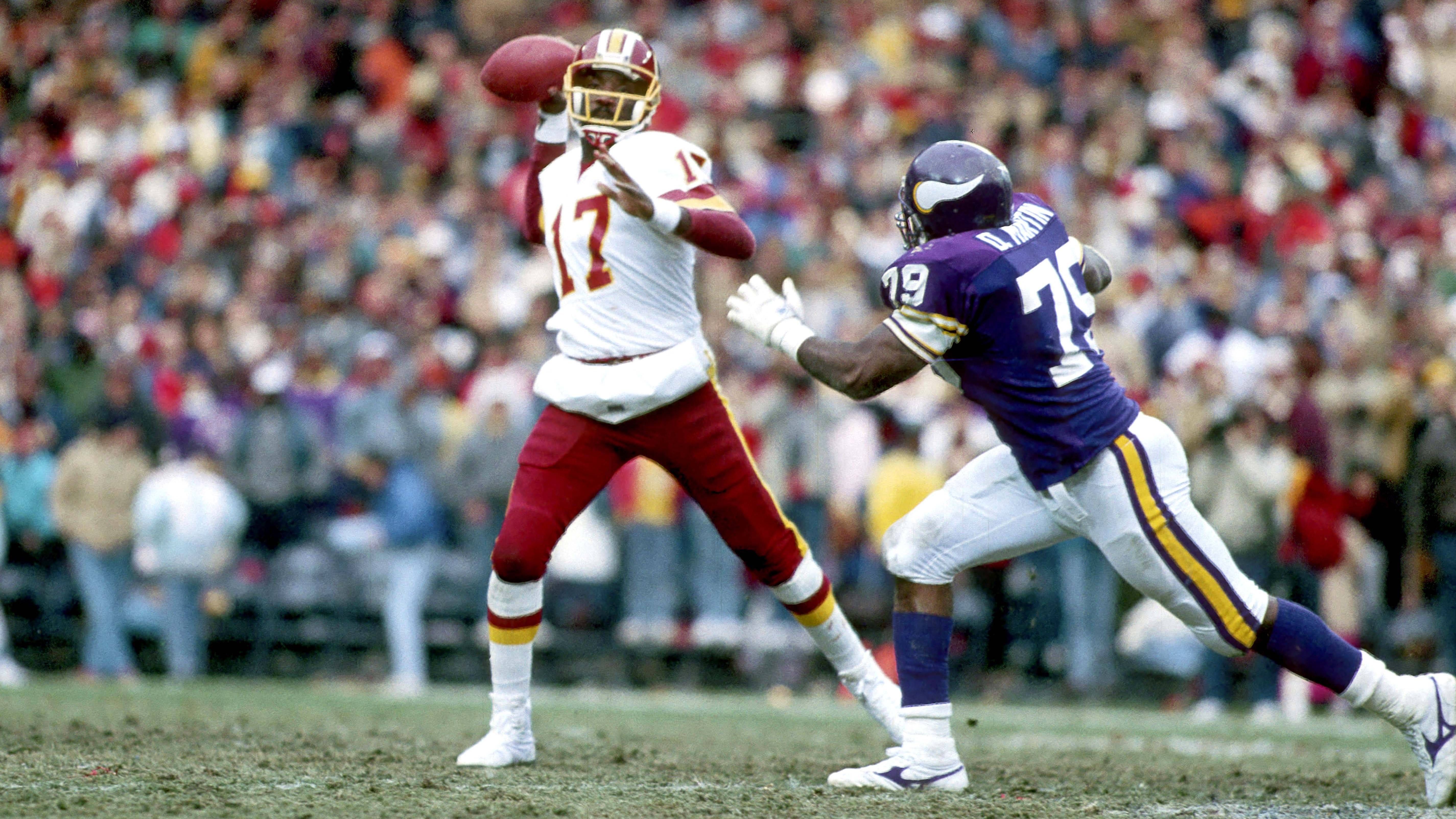 <strong>Platz 18: Doug Williams zu den Washington Redskins (1986)</strong><br>Als Williams bei den Redskins unterschrieb, war er der erste schwarze Quarterback, der einen Super Bowl gewann. Er wurde im Endspiel zum MVP gekürt.