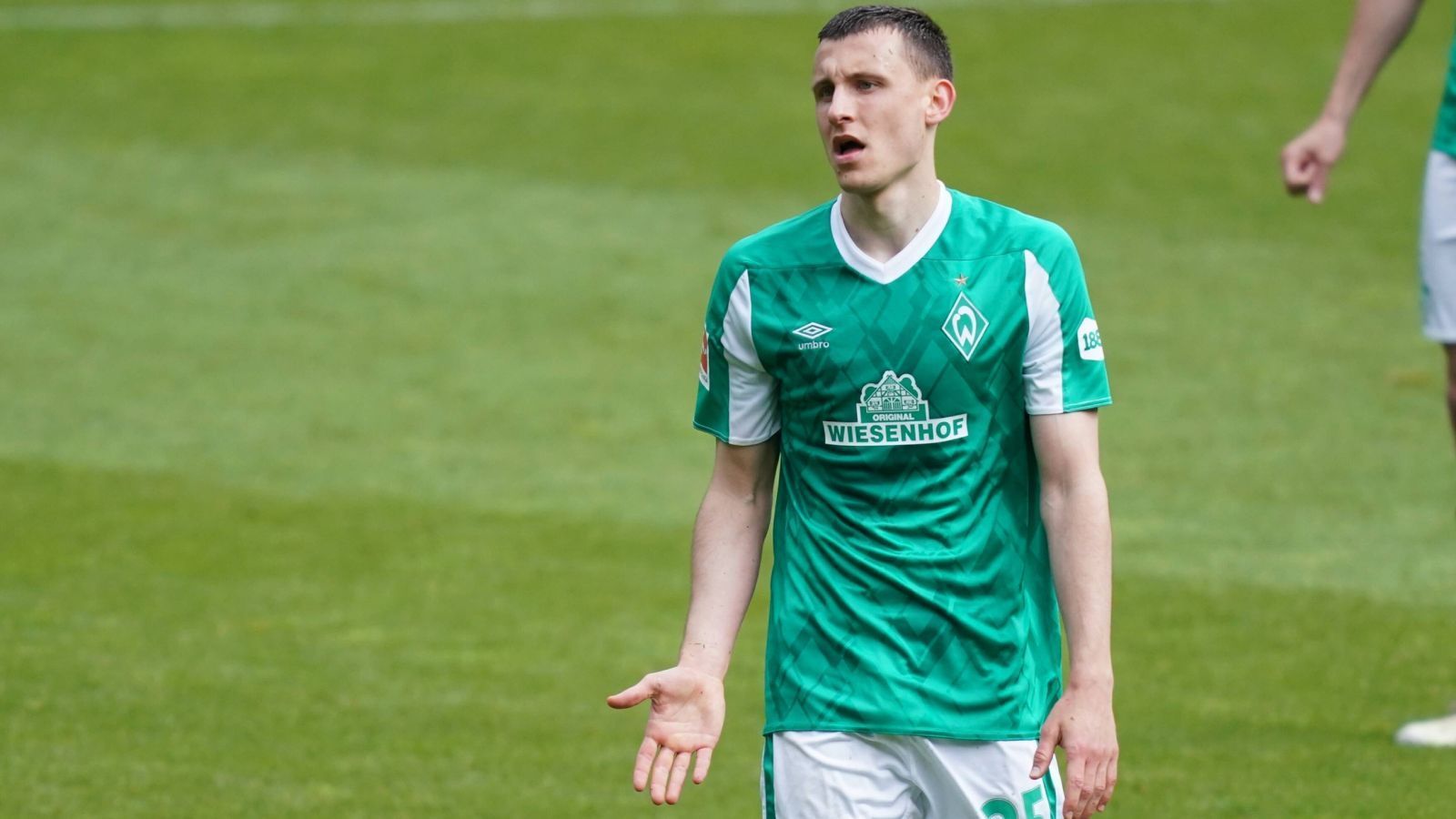 
                <strong>Platz 14: Maximilian Eggestein (SV Werder Bremen)</strong><br>
                Logisch, wer aus der Bundesliga absteigt, wird kaum seinen Wert steigern können. Maximilian Eggestein war vor ein paar Jahren noch im erweiterten Kreis der Nationalmannschaft, war einst 35 Millionen Euro wert. Nach dem Abstieg von Werder Bremen verlor Eggestein 3,5 Millionen an Wert und ist jetzt 7,5 Millionen Euro wert.
              