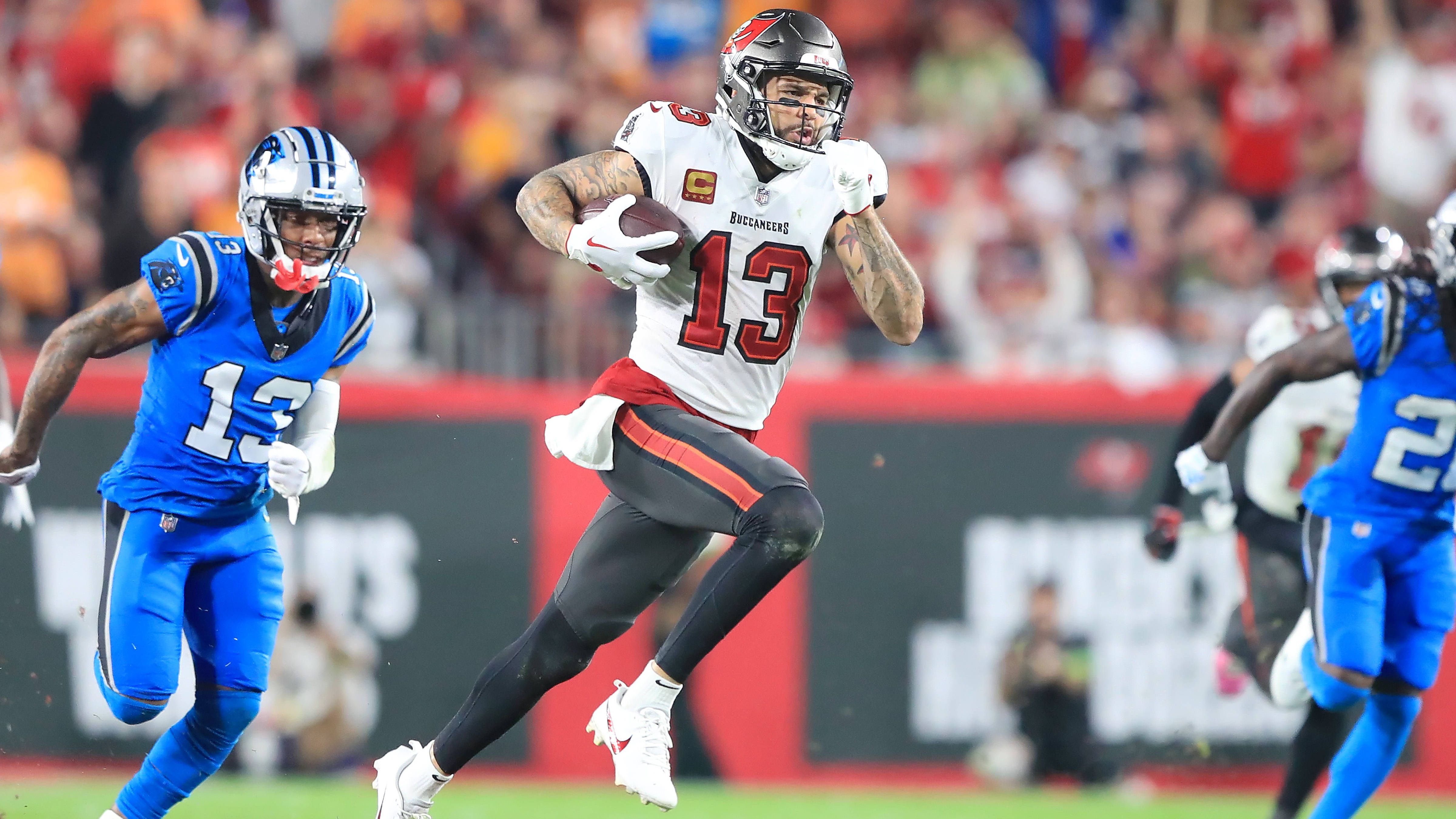 <strong>Mike Evans (Tampa Bay Buccaneers)</strong><br>Eher ungern erinnert sich Hill an sein bedeutendstes Duell mit Mike Evans und den Tampa Bay Buccaneers. Im Super Bowl 2020 verlor er mit den Chiefs. Für Evans hat Hill "nur Respekt" übrig. Wie könnte er auch nicht? Kürzlich knackte er in seiner zehnten Saison zum zehnten Mal die 1.000-Yard-Marke. Schafft er das auch 2024, wäre es ein neuer NFL-Rekord.