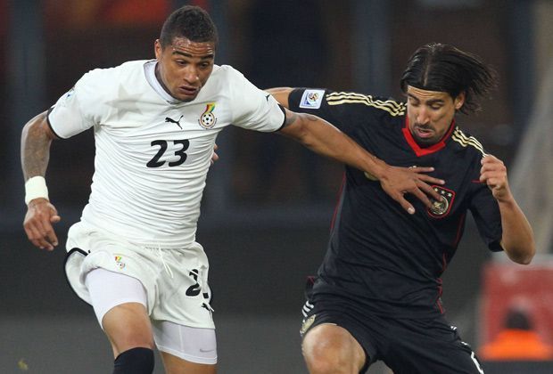 
                <strong>Deutschland - Ghana: Kevin-Prince im Fokus</strong><br>
                Und auch Sami Khedira gibt sich diplomatisch: "Ich kenne Kevin, seit er 15 ist. Er ist eine Persönlichkeit, der seine Ansichten auch äußert. Ich will darauf nicht groß eingehen. Wie heißt es so schön? Die Wahrheit liegt auf dem Platz." 
              