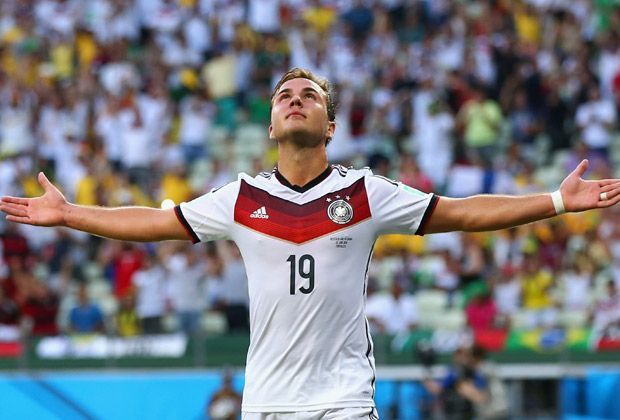 
                <strong>Mario Götze (1 Tor, Deutschland, Bayern München)</strong><br>
                Sein Kopf-Knie-Treffer gegen Ghana eröffnet eine furiose zweite Hälfte. Schon beim deutschen 4:0 über Portugal holt Mario Götze geschickt den Elfmeter zur Führung heraus.
              