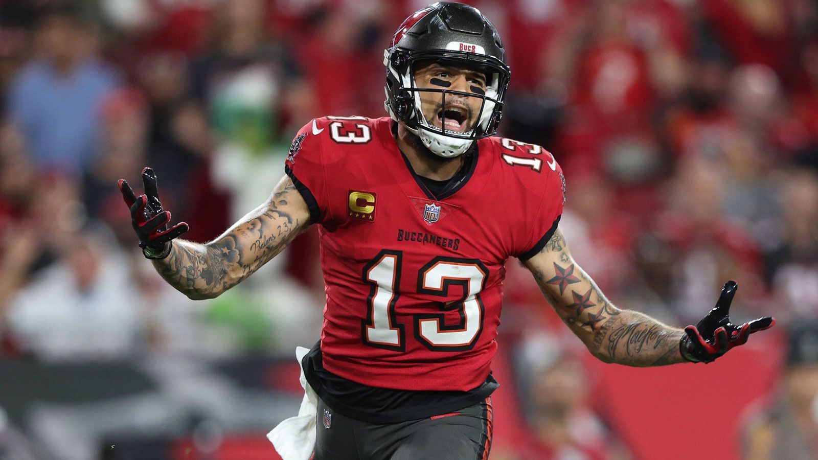 
                <strong>Das Drumherum: Die Umstände könnten unterschiedlicher nicht sein</strong><br>
                Bei den Bengals verteilt sich die Last in der Offense auf mehr Schultern als in Tampa. Mit Tyler Boyd, Tee Higgins und Ja'Marr Chase verfügt Burrow über eines der komplettesten Receiver-Trios der Liga, die Offensive Line stabilisierte sich im Laufe der Saison und das Laufspiel funktioniert ebenfalls. Ganz anders ist die Lage in Florida: Hinter der wackligen O-Line hat Brady das Leben schwer. Hinzu kommt ein quasi nicht vorhandenes Run Game und der Mangel an zuverlässigen Anspielstationen. Selbst Chris Godwin und Mike Evans (im Bild), in den vergangenen Jahren stets verlässlich, haben in der laufenden Runde mit Drops zu kämpfen und können nur wenig Unterstützung bieten.
              