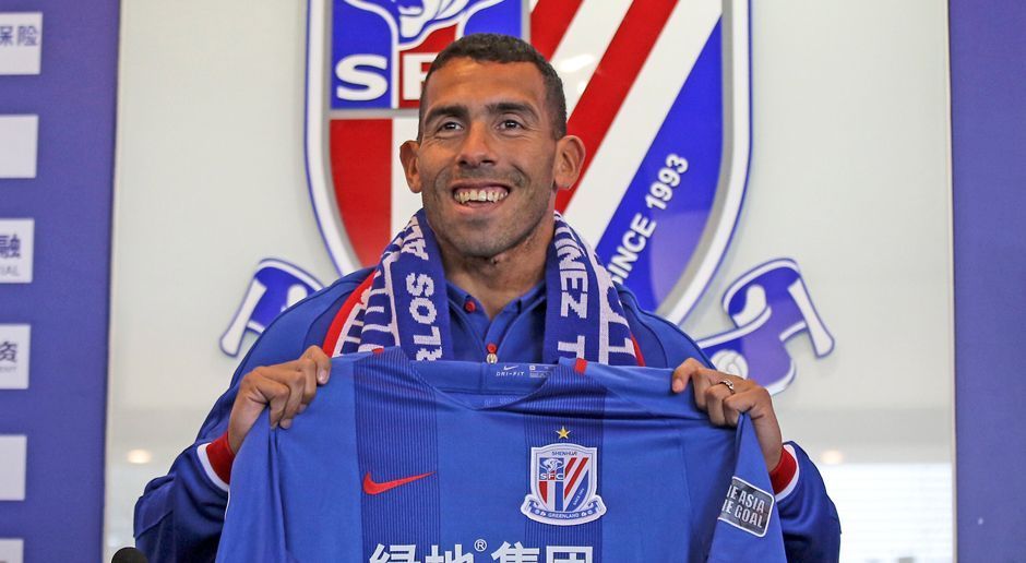 
                <strong>Carlos Tevez</strong><br>
                Money, Money, Money (ABBA)
              