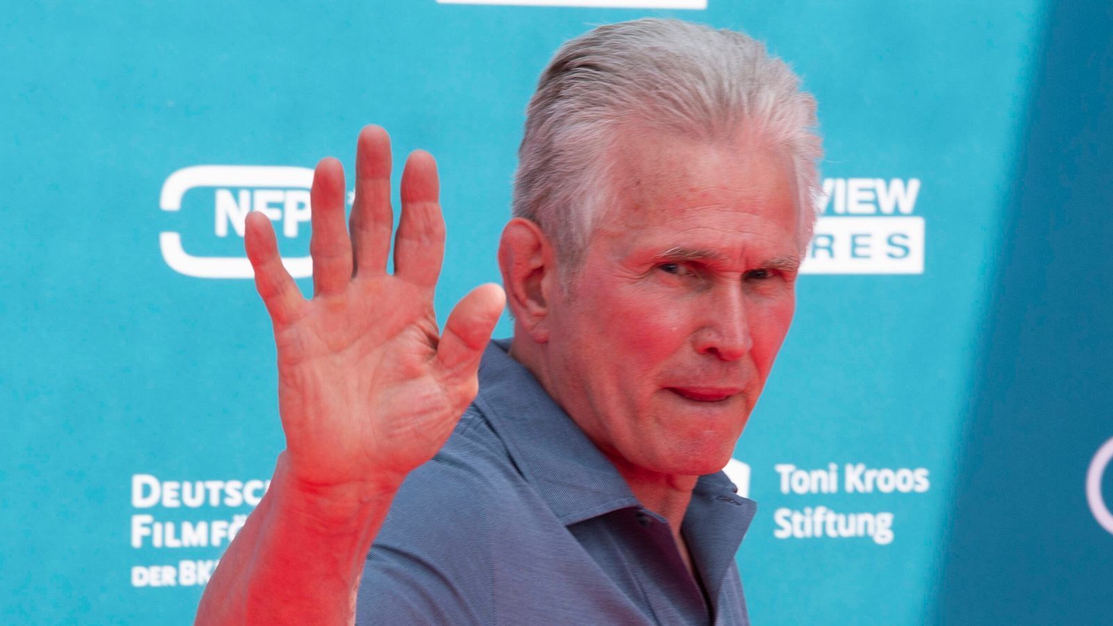 
                <strong>Keine große Feier</strong><br>
                Wie wird Heynckes seinen Geburtstag verbringen? Ruhig. Und bescheiden. "Ich hatte nicht vor, groß zu feiern", sagt Heynckes der "Welt am Sonntag": "Den 75. werden wir ganz spartanisch daheim verbringen."
              