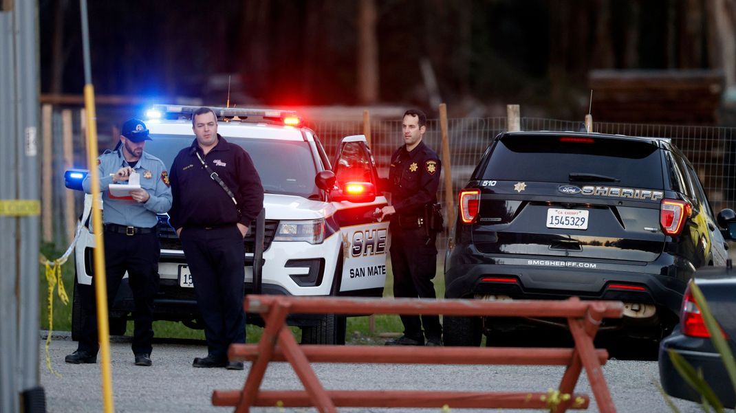 Polizisten am Tatort im kalifornischen Half Moon Bay