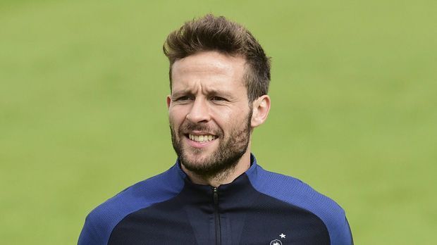 
                <strong>Yohan Cabaye</strong><br>
                Yohan Cabaye: Kommt in der Nachspielzeit für Antoine Griezman, den Man of the Match, der sich bei seiner Auswechslung den verdienten Sonderapplaus abholt. Cabaye muss nur noch mit verteidigen. ran-Note: ohne Bewertung
              