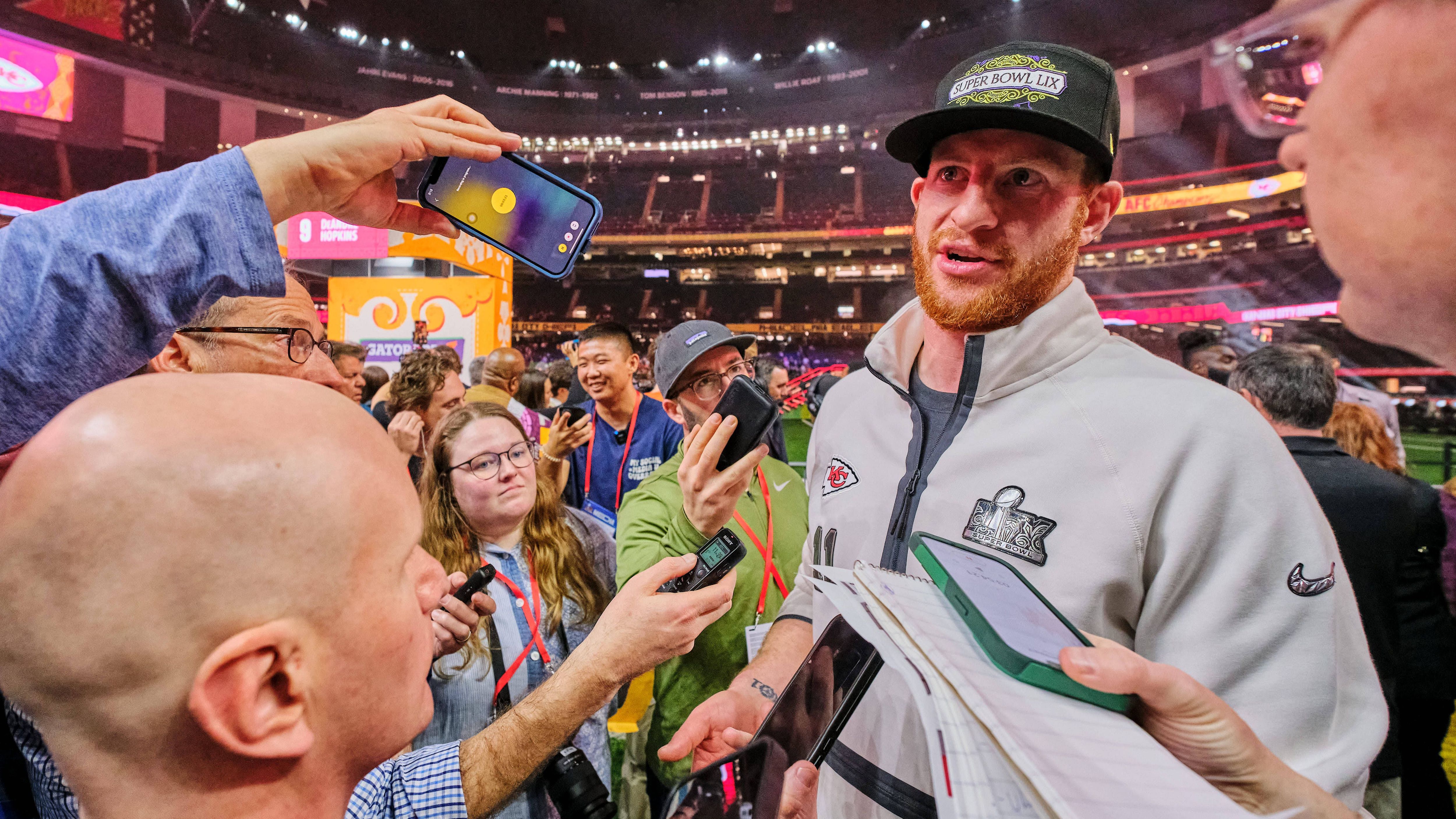 <strong>Platz 31: Carson Wentz (Minnesota Vikings)</strong><br>Auch Wentz ist einer von zahlreichen Quarterbacks, die in Woche drei den eigentlichen Starter ersetzen müssen. Wentz, der 2017 mit den Philadelphia Eagles den Super Bowl gewann und wohl nur wegen eines Kreuzbandrisses die MVP-Trophäe nicht gewann, hat seine besten Tage lange hinter sich gelassen. Zuletzt startete er für die Kansas City Chiefs beim Regular-Season-Abschluss gegen die Denver Broncos - und verlor mit 0:38.