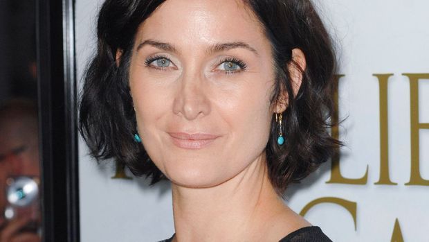 Carrie-Anne Moss Image