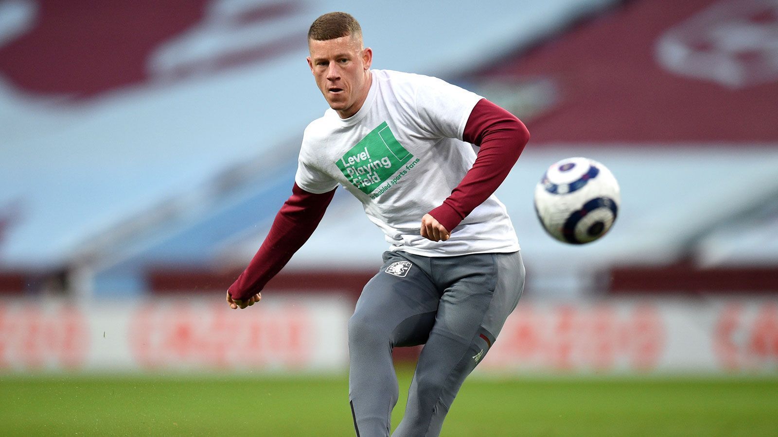 
                <strong>Ross Barkley</strong><br>
                Auch für Ross Barkley haben sie beim FC Chelsea derzeit keine Verwendung mehr. Nach zweieinhalb Jahren an der Stamford Bridge wurde der Mittelfeldspieler für diese Spielzeit an Aston Villa abgegeben. kam dort aber zuletzt nur noch als Joker zum Einsatz. Der 33-malige englische Nationalspieler soll einen Marktwert von 18 Millionen Pfund (etwa 20,7 Millionen Euro) haben. Das ist mehr als die kolportierte Ablösesumme von 16,8 Millionen Euro, auf die sich der FC Chelsea und der FC Everton im Januar 2018 geeinigt haben sollen.
              