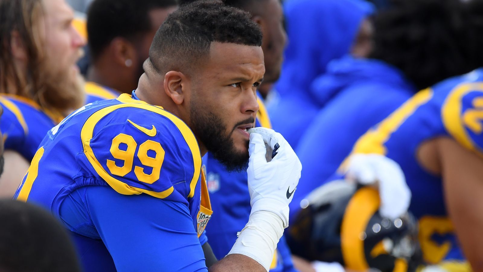 
                <strong>Interior Lineman</strong><br>
                Aaron Donald (Los Angeles Rams), 49 Stimmen2nd Team: Grady Jarrett (Atlanta Falcons), 11 Stimmen
              