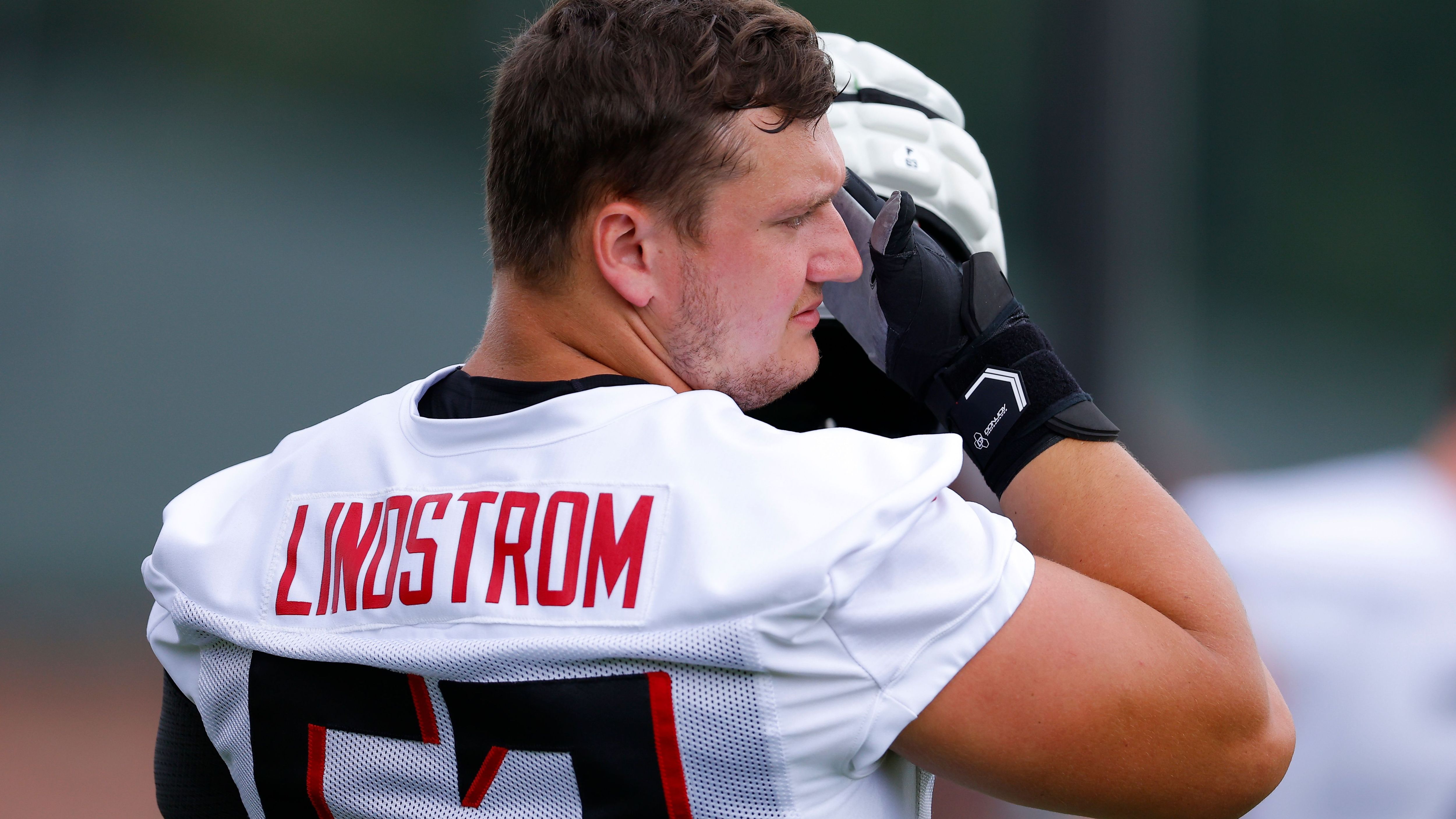 <strong>Platz 6: Chris Lindstrom (Atlanta Falcons)</strong><br>- Rating: 94<br>- Position: Right Guard