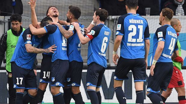 
                <strong>Platz 3: 1899 Hoffenheim</strong><br>
                23 Punkte (7 Siege, 2 Unentschieden, 2 Niederlagen / 22:9 Tore)
              