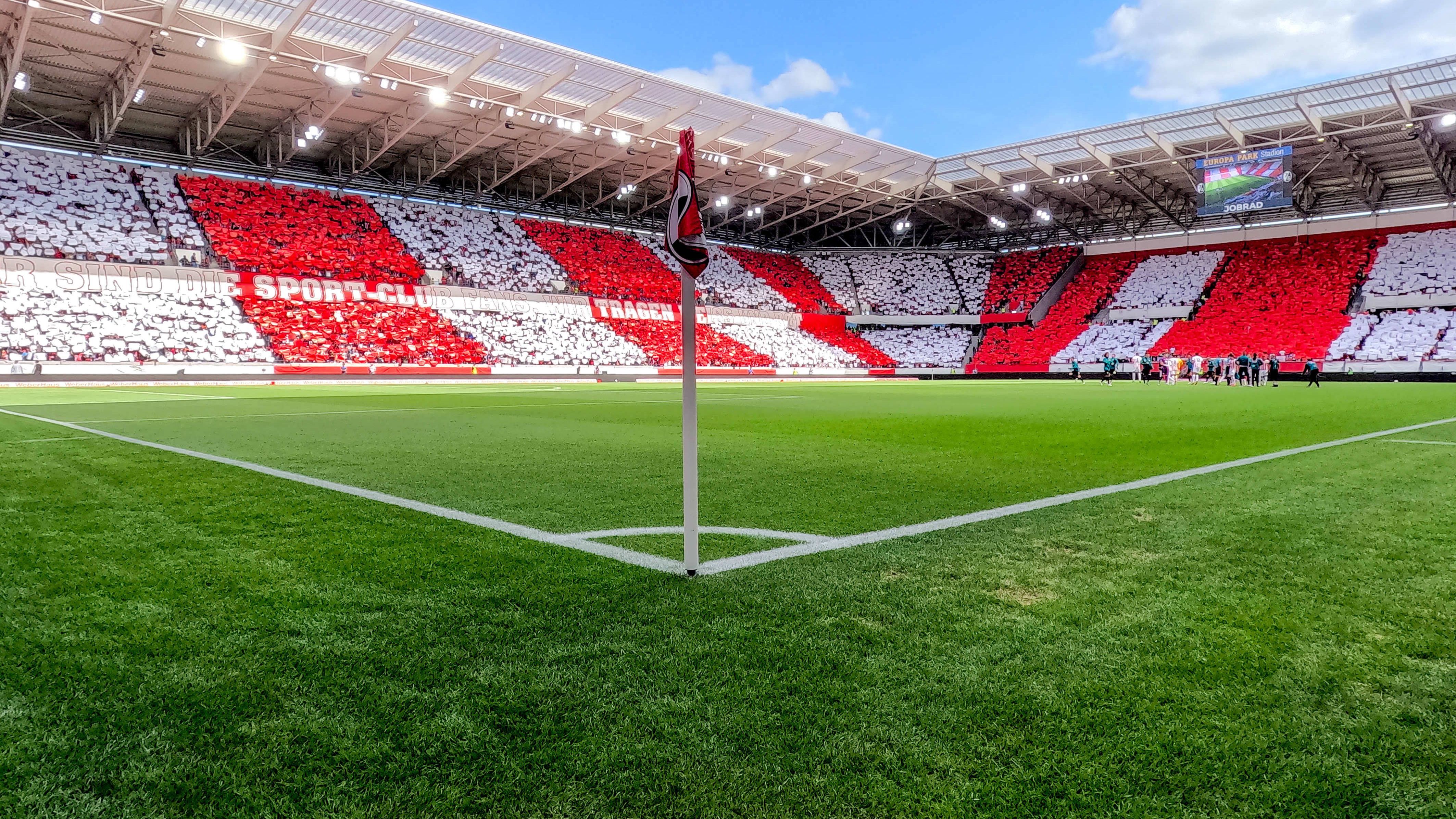 <strong>SC Freiburg - Europa Park Stadion</strong><br>Jährlicher Erlös: 3 Millionen Euro<br>Laufzeit: mindestens 2026