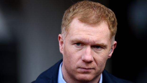 
                <strong>Paul Scholes</strong><br>
                Paul Scholes: Auch Giggs' langjähriger Mitspieler bei Manchester United will es noch einmal wissen und geht ebenfalls nach Indien. Der frühere englische Nationalspieler Scholes läuft für Bengaluru auf. 
              