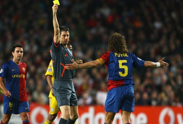 
                <strong>Platz 5: Carles Puyol</strong><br>
                Mit 26 Karten (25 x Gelb, 1 x Rot) folgt die Barca-Legende auf Rang fünf der Sünder-Datei. Dicht gefolgt von einem Holländer ...
              