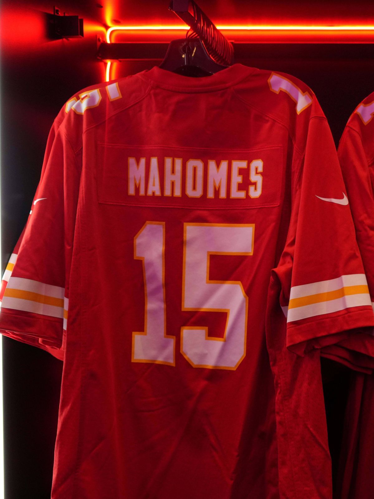 NFL, American Football Herren, USA Super Bowl LIX-City Scenes Feb 4, 2025; New Orleans, LA, USA; The Nike football jerseys of Kansas City Chiefs quarterback Patrick Mahomes (15) and tight end Travi...