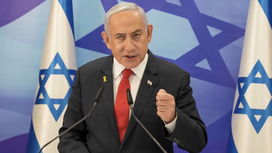 Der israelische Ministerpräsident Benjamin Netanjahu spricht während einer Pressekonferenz in Jerusalem.