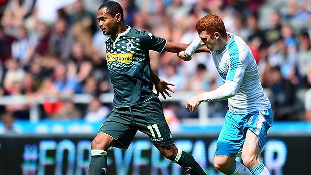 
                <strong>6. Platz: Raffael, Borussia Mönchengladbach</strong><br>
                6. Platz: Viereinhalb Jahre spielte Raffael (l.) für Hertha BSC, nur kurz für Schalke. Seit Sommer 2013 ist er in Gladbach - und meist in Topform. Macht in der Summe: 42 Vorlagen.
              