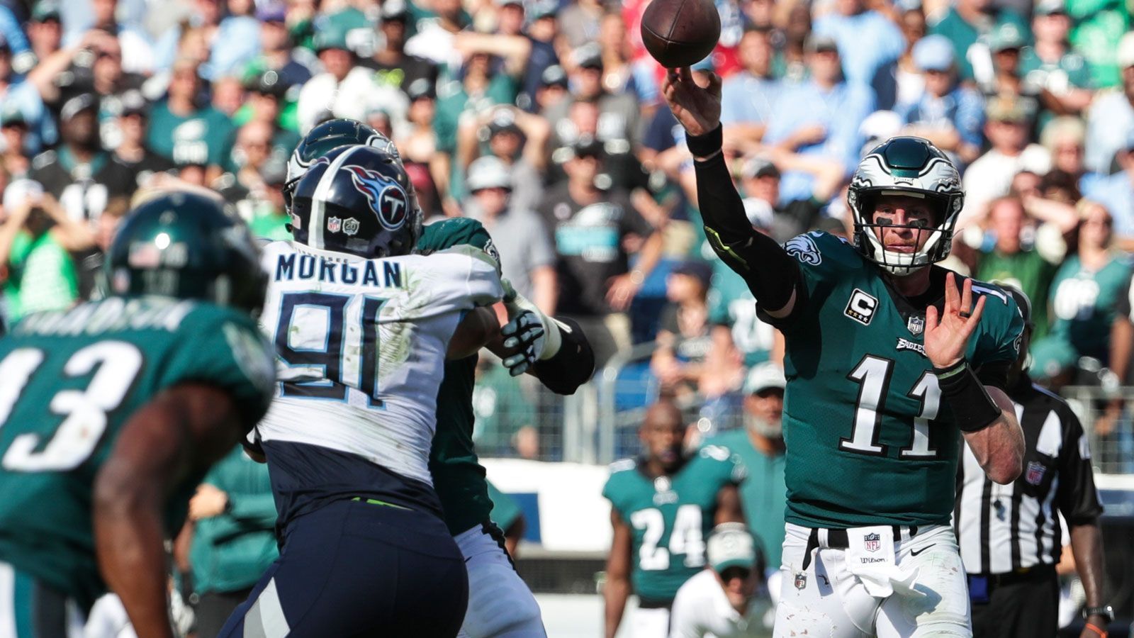 
                <strong>Verlierer: Philadelphia Eagles</strong><br>
                Der Titelverteidiger kommt nicht in die Gänge, vor allem die Offense bereitet Head Coach Doug Pederson Kopfzerbrechen. Quarterback Carson Wentz ist zwar zurück, doch die Eagles hängen bei Punkten und Yards im unteren Drittel der Liga fest. 2-2 lautet die Bilanz, die schnell in eine Negativspirale drehen kann. 
              