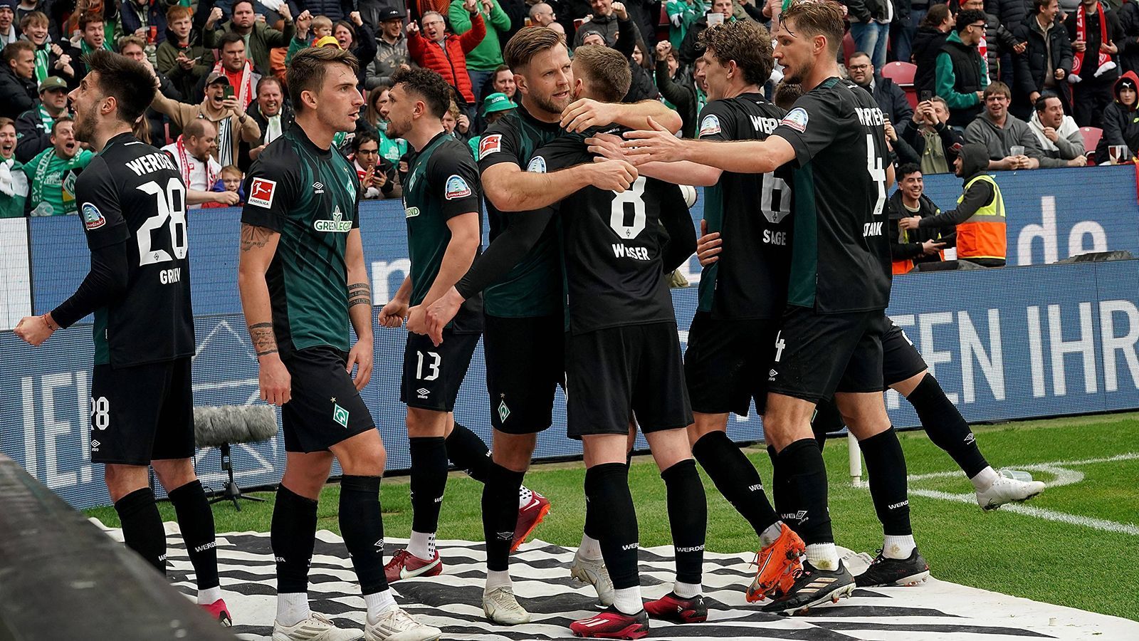 
                <strong>15. Platz: Werder Bremen </strong><br>
                &#x2022; 41,5 Millionen Euro<br>
              