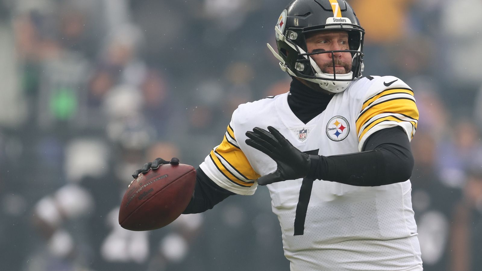 
                <strong>Platz 5: Ben Roethlisberger</strong><br>
                70.060 YardsRegular Season: 64.088Playoffs: 5.972Aktiv: 2004 bis 2021 für die Pittsburgh Steelers
              