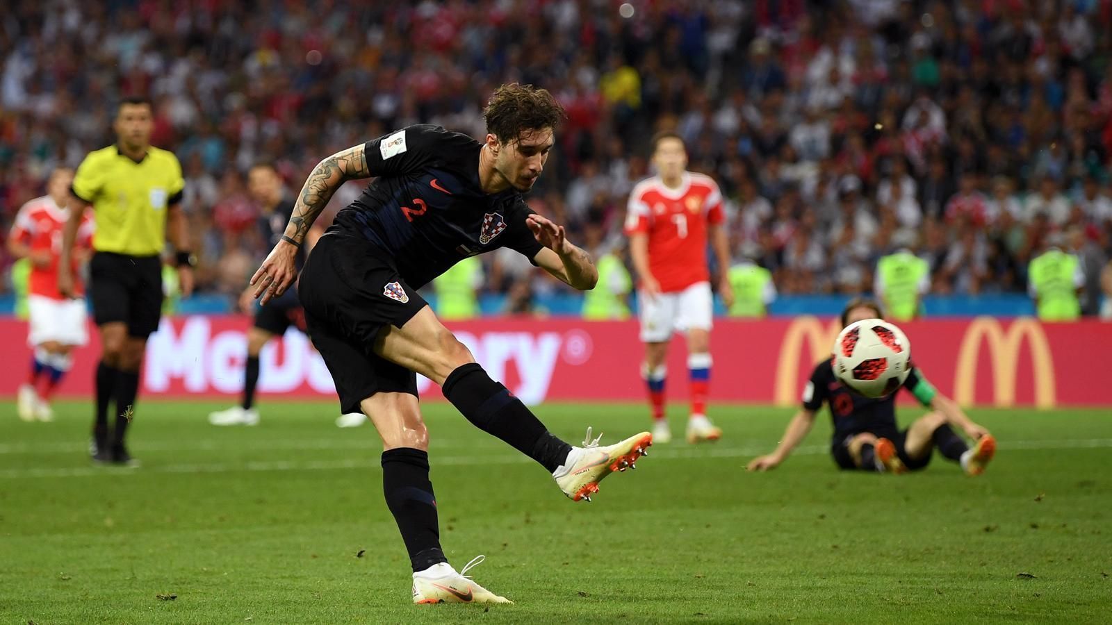 
                <strong>Sime Vrsaljko (Kroatien)</strong><br>
                Neben Daniiel Subasic verletzte sich auch Kroatiens Sime Vrsaljko im Spiel gegen Russland. Der Verteidiger musste in der Verlängerung wegen Knieproblemen ausgewechselt werden. Ein Einsatz des 26-Jährigen gegen England ist laut Medienberichten fraglich. Auch der Verteidiger nahm am Montag nicht am Training der Kroaten teil. 
              