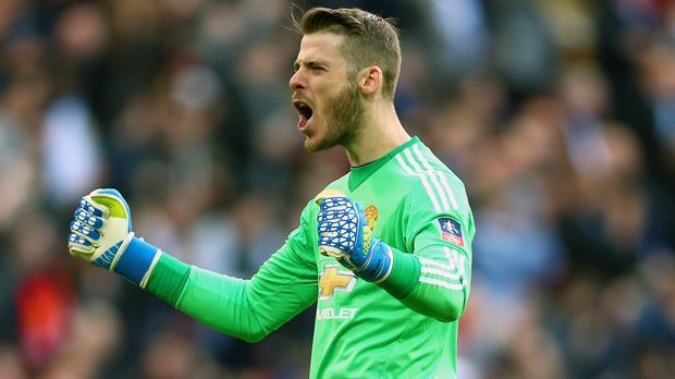 
                <strong>David De Gea (Manchester United)</strong><br>
                David De Gea (Manchester United): Im Tor vertraut Thiago nicht auf seinen Bayern-Kollegen Manuel Neuer, sondern auf Nationalmannschafts-Kollege De Gea von Manchester United.
              