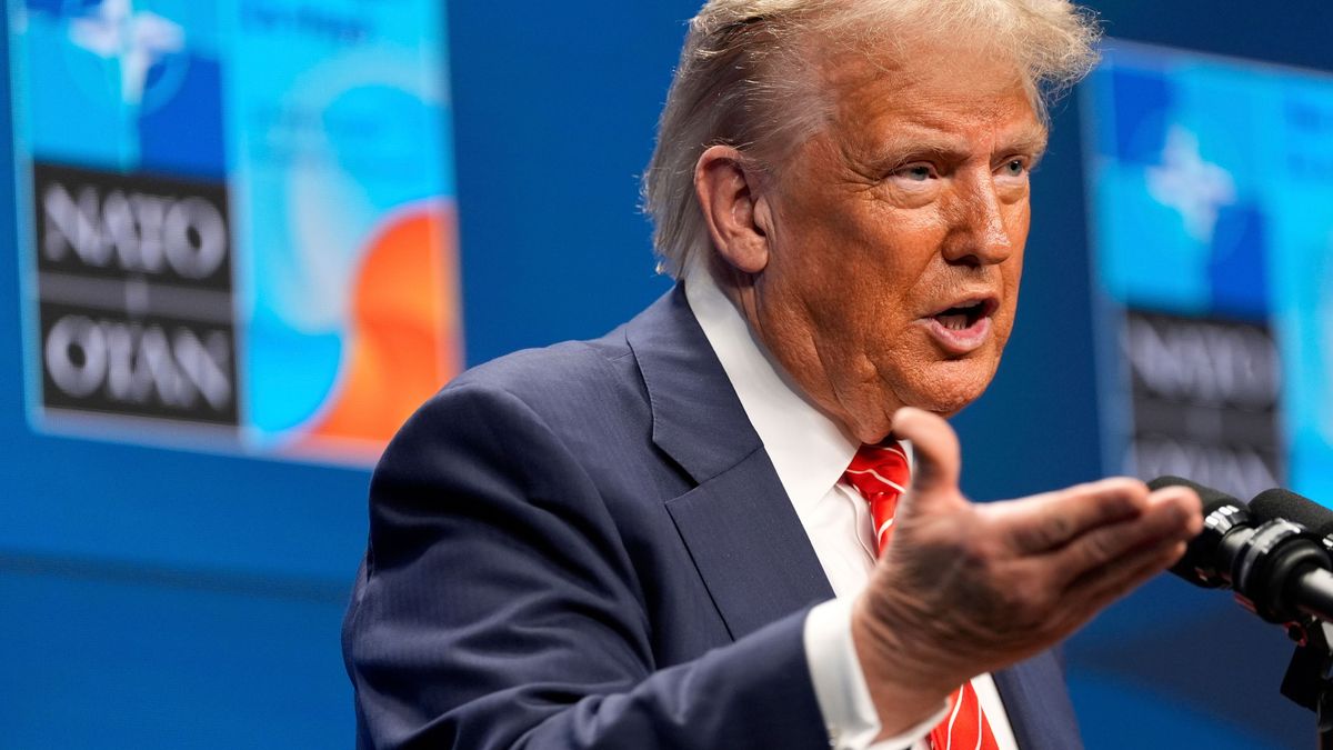 25. Juni 2025, Niederlande, Den Haag: US-Präsident Donald Trump während einer Pressekonferenz zum Abschluss des NATO-Gipfels in Den Haag