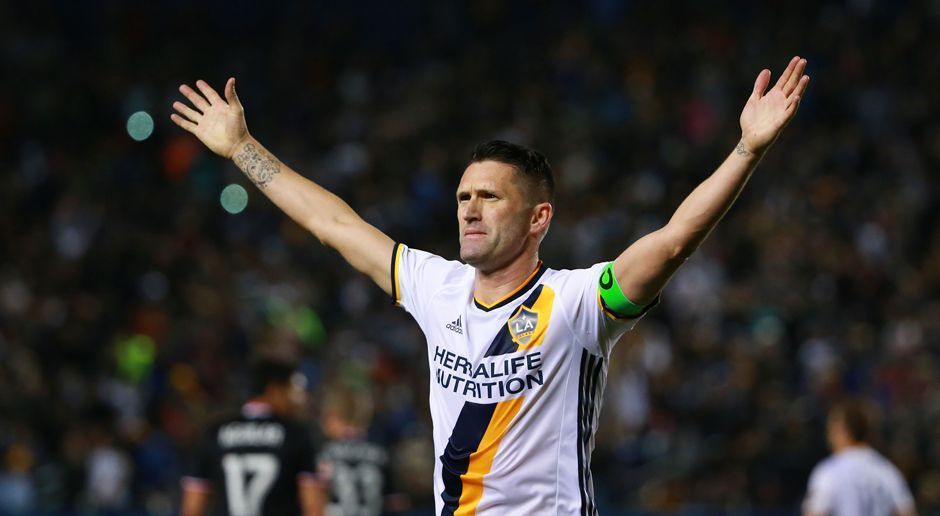 
                <strong>2014: Robbie Keane (Los Angeles Galaxy)</strong><br>
                2014: Robbie Keane (Los Angeles Galaxy). 19 Tore und 14 Vorlagen: Keane war der Garant für den MLS-Triumph von LA Galaxy in der Saison 2014. Im Finale erzielte der irische Stürmer das entscheidende 2:1 gegen New England Revolution.
              