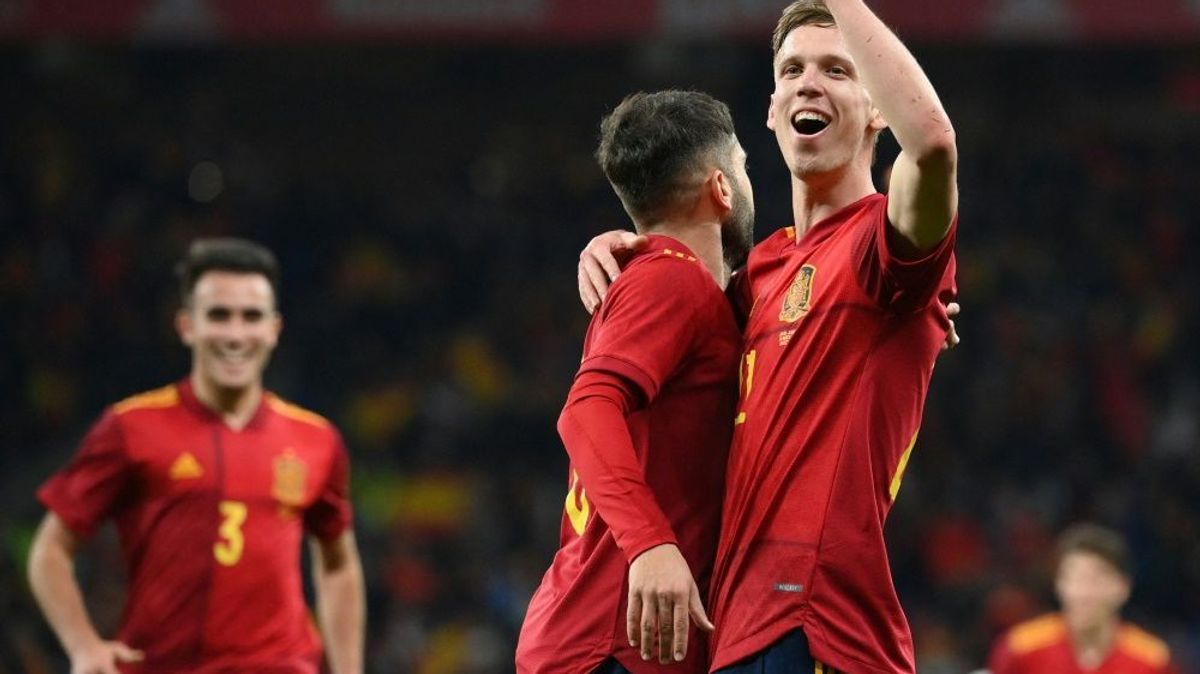 Dani Olmo (r.) traf zum Sieg für Spanien