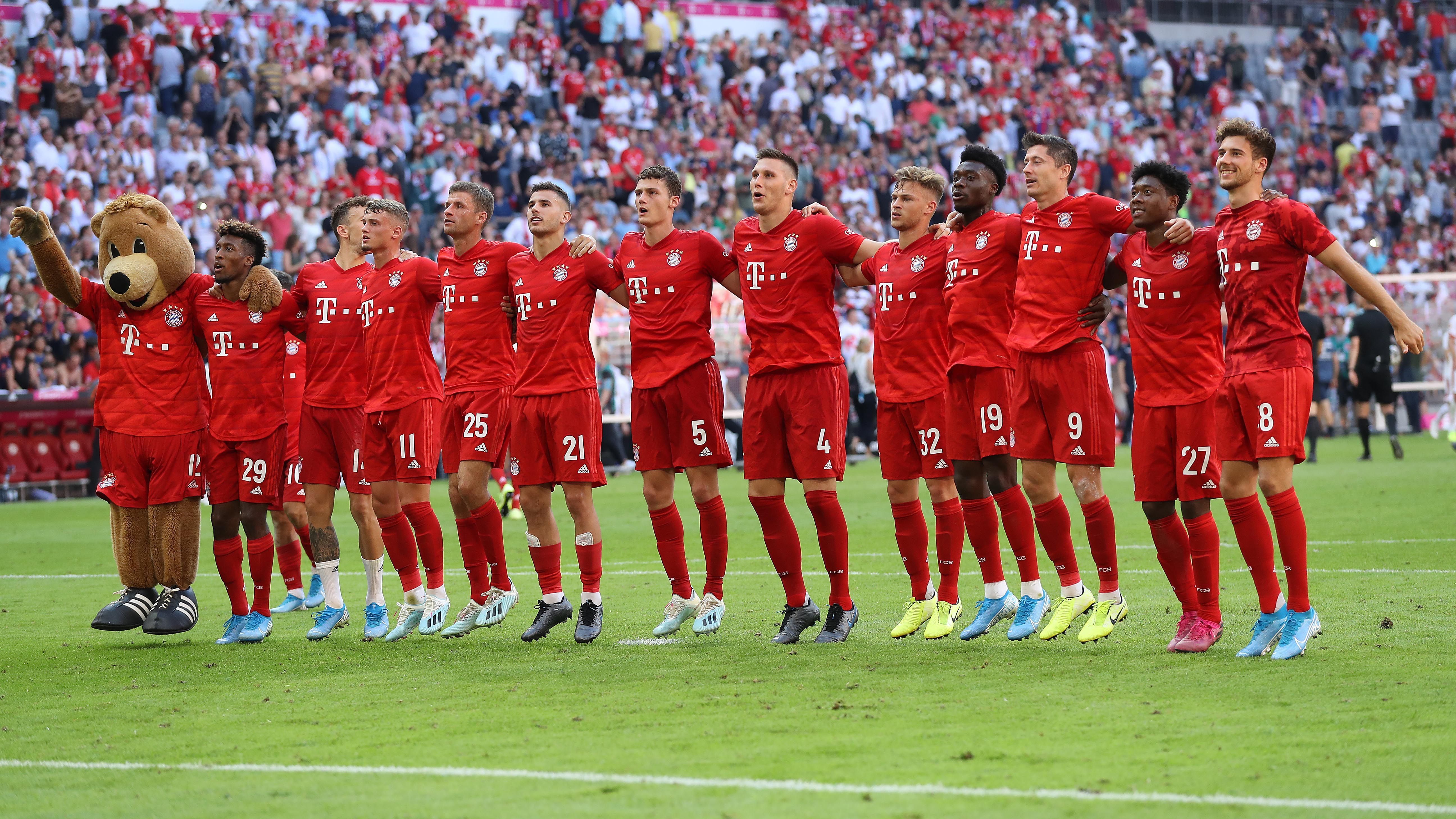 
                <strong>Platz 15: FC Bayern München</strong><br>
                Transferkosten des Kaders: 352 Millionen Euro
              