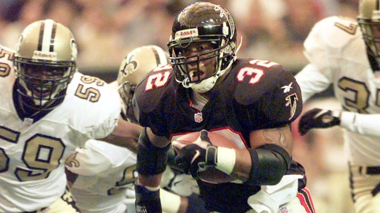 
                <strong>Atlanta Falcons: Jamal Anderson</strong><br>
                &#x2022; Rushing Yards: 1.846<br>&#x2022; Saison: 1998<br>Die Falcons erreichten in diesem Jahr den Super Bowl, wenig später beendeten Verletzungen seine Karriere.
              