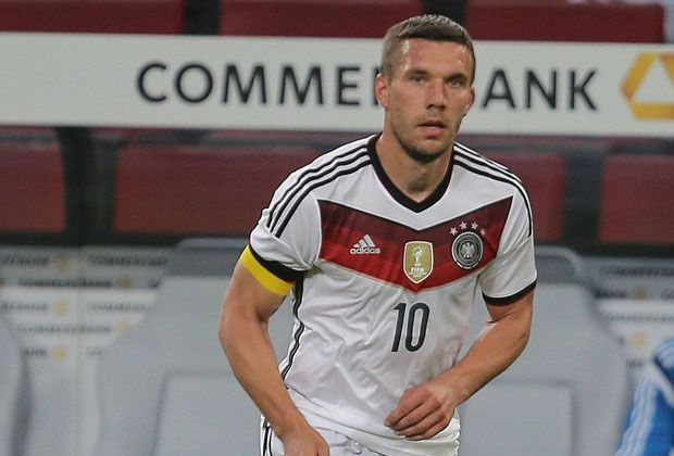 
                <strong>Lukas Podolski</strong><br>
                Kommt in der 56. Minute für Herrmann ins Spiel, ist beim Sturmlauf der DFB-Elf aber nur ein Nebenakteur. Für Poldi dürfte der Saisonabschluss dennoch Balsam auf die geschundene Seele sein. ran-Note: 3
              