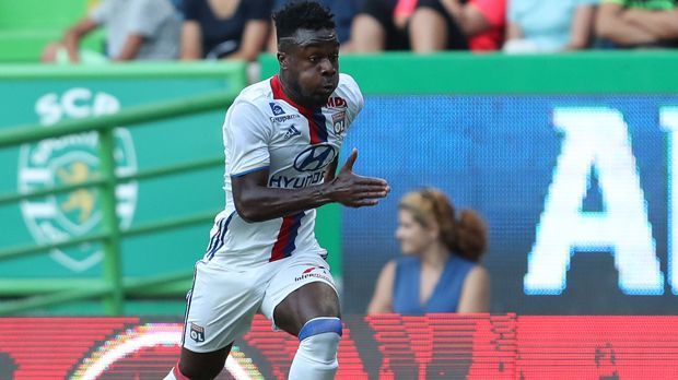 
                <strong>Sturm: Maxwel Cornet (Olympique Lyon)</strong><br>
                Eine Saisonausbeute von acht Toren in 31 Spielen ist für einen 19-jährigen Stürmer keine schlechte Bilanz. Zudem ist Cornet französischer U21-Nationalspieler. Er stammt aus der Jugend des FC Metz. Dort wurden zum Beispiel Miralem Pjanic, Emmanuel Adebayor oder auch Robert Pires ausgebildet.
              