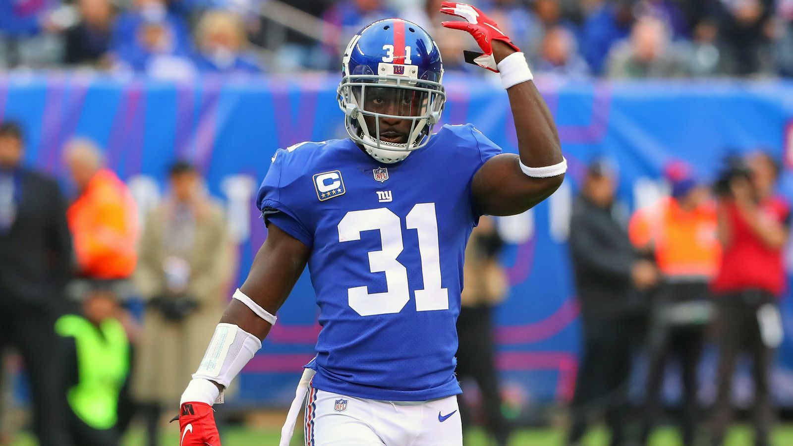
                <strong>New York Giants: Michael Thomas</strong><br>
                Position: Safety
              