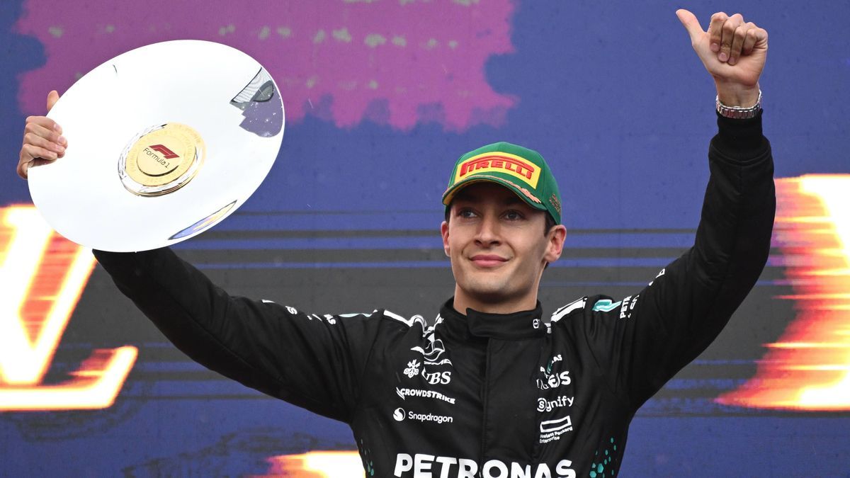 AUSTRALIAN GRAND PRIX, George Russell of Mercedes celebrates finishing third in the Australian Formula One Grand Prix at Albert Park in Melbourne, Victoria, Sunday, March 16, 2025. ( !ACHTUNG: NUR ...