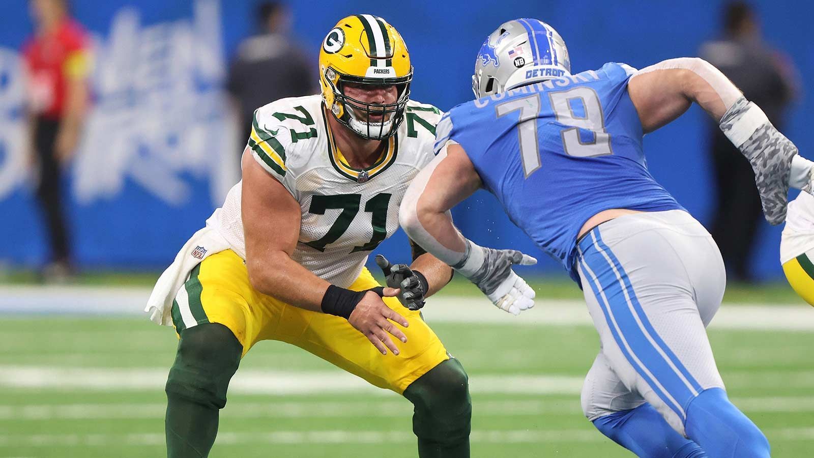 
                <strong>Green Bay Packers - Josh Myers, Center</strong><br>
                Die Green Bay Packers stehen vor einem massiven Umbruch. Einer der Spieler, mit dem das Team aus Wisconsin aber auf jeden Fall für längere Zeit planen dürfte, ist Josh Myers. Der Center schnappte sich 2022 in seinem zweiten Jahr die Starter-Position und gehörte direkt zu den besten Pass Blockern der NFL. In 643 Snaps, in denen die Offensive Line für einen Pass blockte, ließ er nur drei Sacks zu. Auch wenn die Packers einige Problembereiche im Kader haben: die Mitte der O-Line gehört dank Myers nicht dazu.Honorable Mentions: Running Back AJ Dillon, Wide Receiver Christian Watson
              