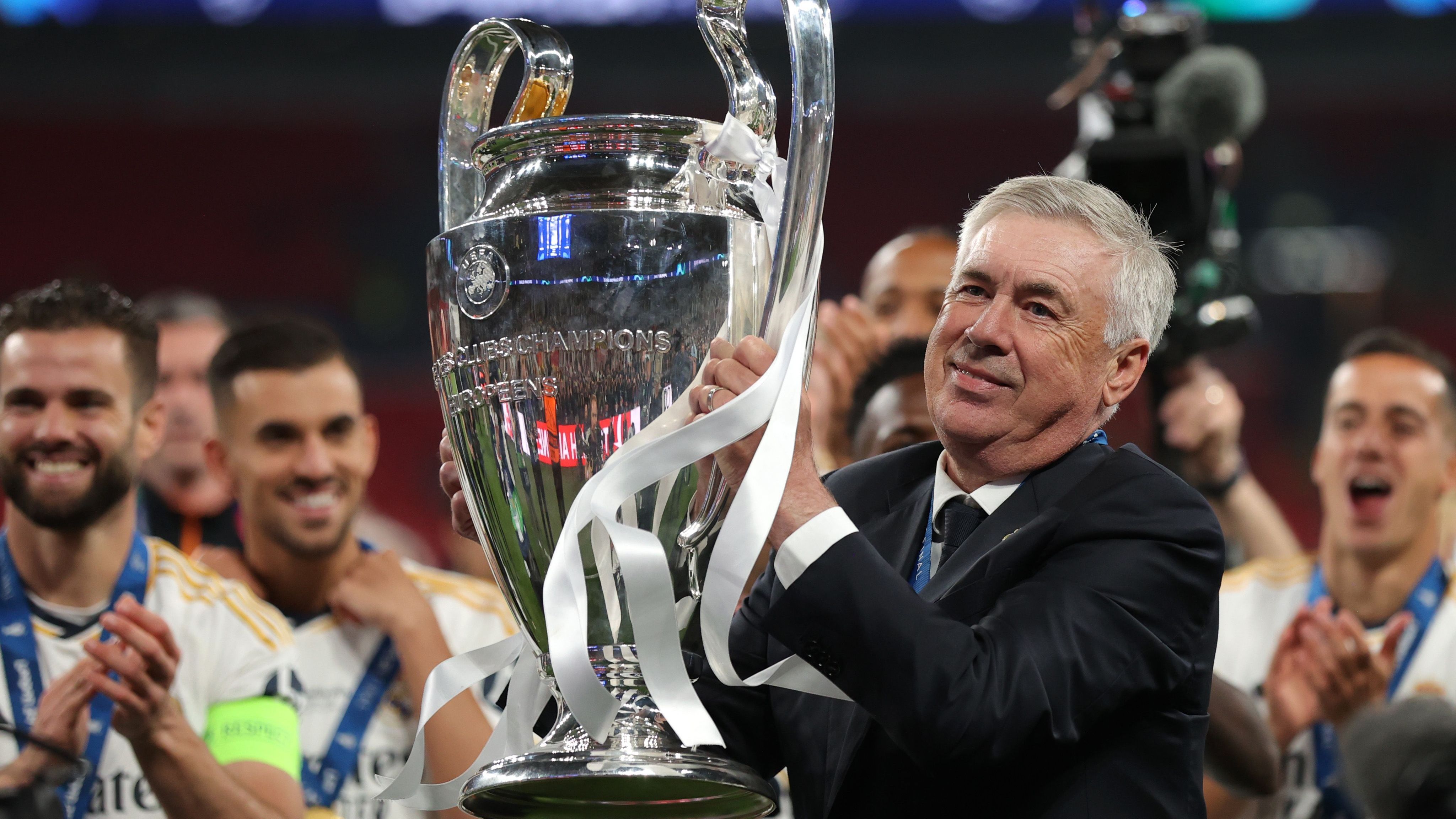 <strong>"Corriere dello Sport" (Italien)</strong><br>"Carlo V., Kaiser von Europa: Real Madrid gewinnt die 15. Champions League!"